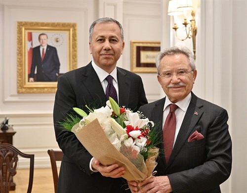 İÇİŞLERİ BAKANI ALİ YERLİKAYA DERNEK HEYETİNİ KABUL ETTİ